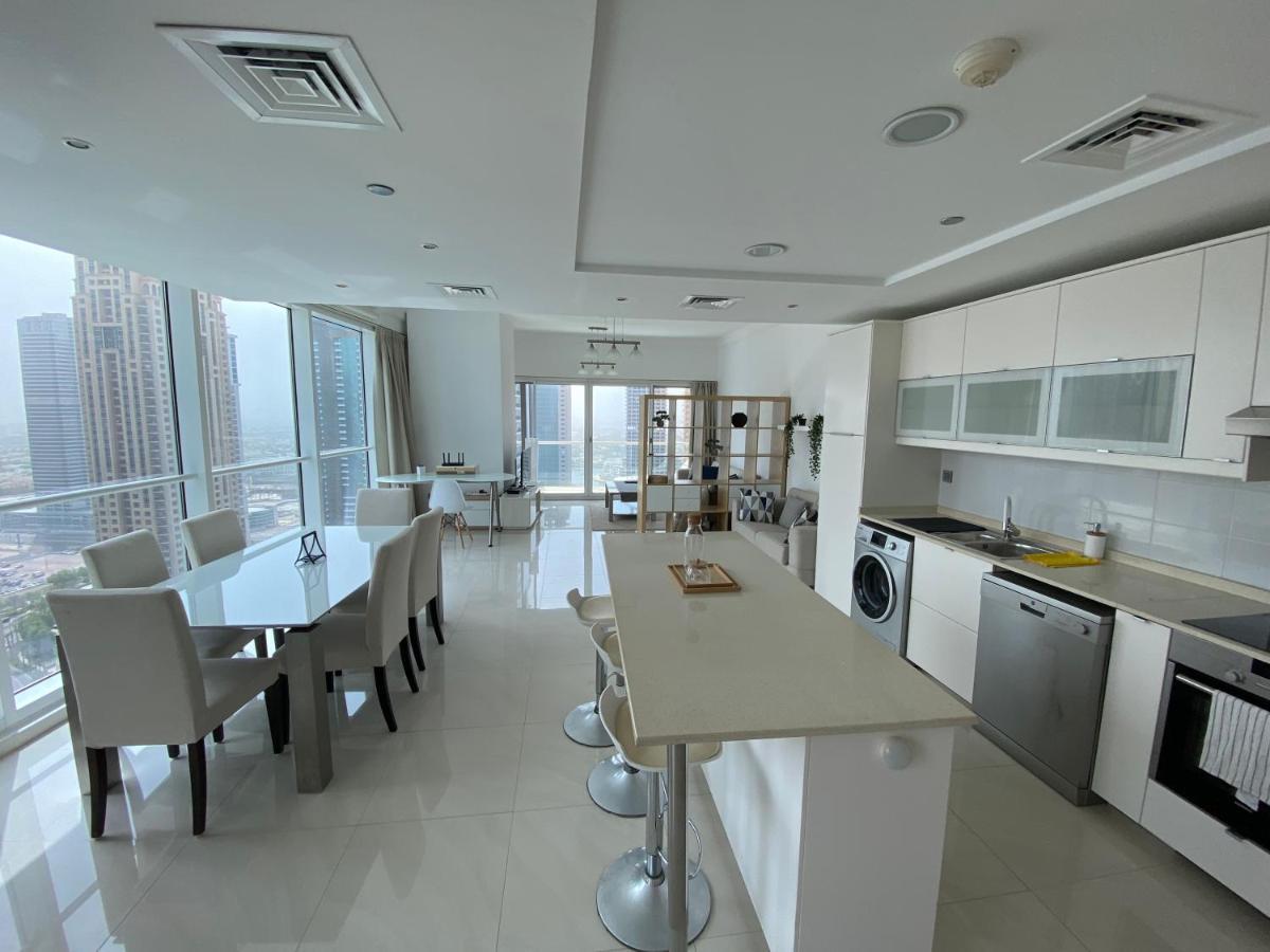 One Bedroom Apartment With Pool & Gym Near Marina Dubai Bagian luar foto
