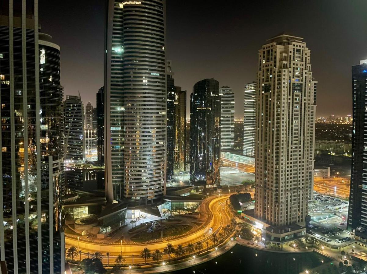 One Bedroom Apartment With Pool & Gym Near Marina Dubai Bagian luar foto